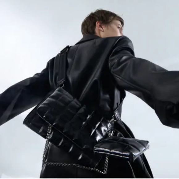 Zara black quilted triple crossbody wallet - Picture 4 of 13